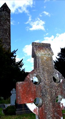 glendalough_celtic_cross.jpg