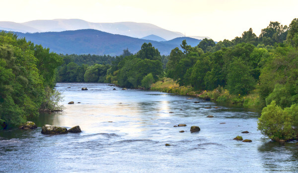 Speyside Way Whisky Trail Hiking Tour Scotland